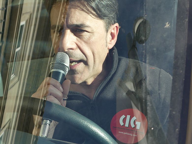 17-01-11 IndultoCarlosSerafinSubdelegacionPontevedra24.JPG